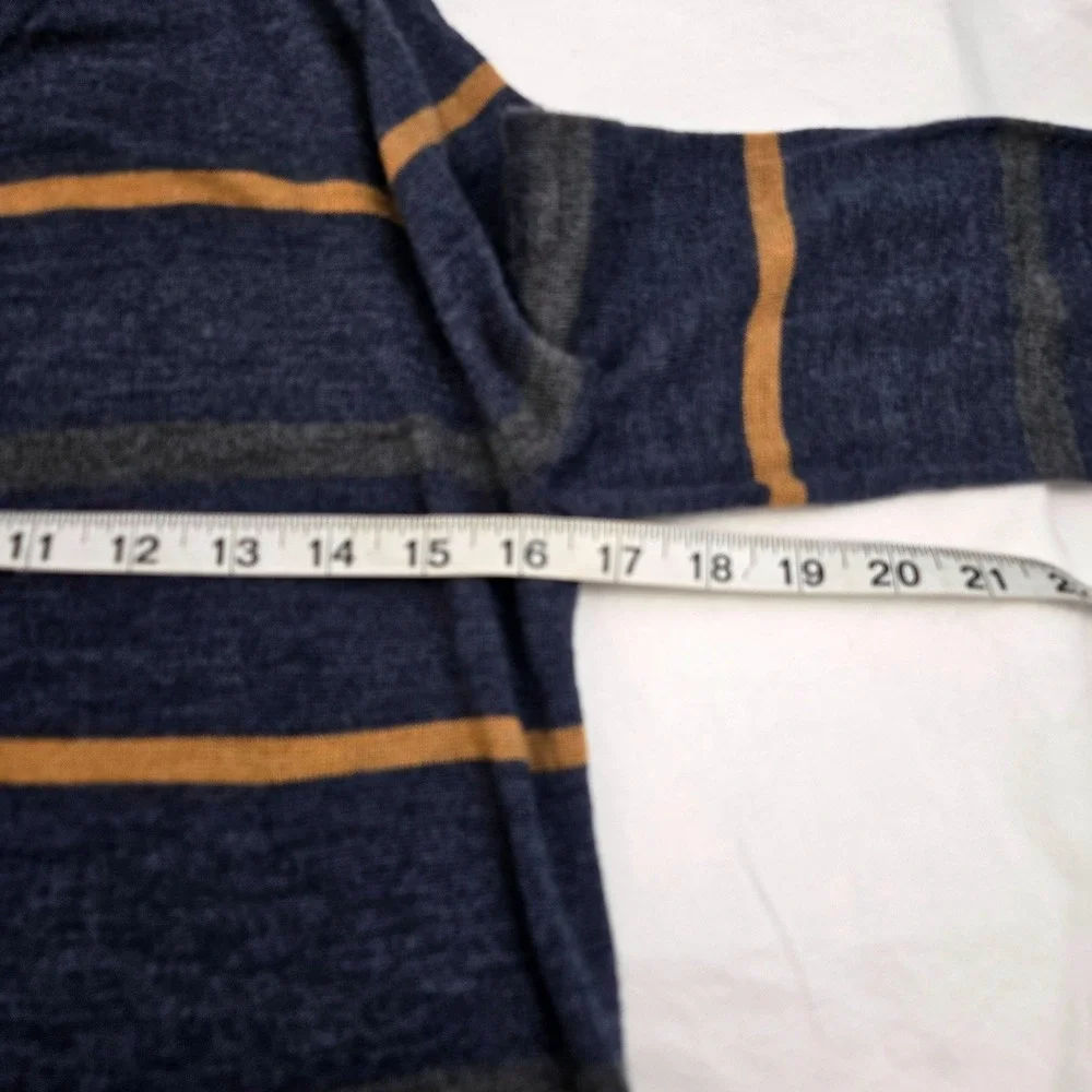 Banana Republic Merino Wool Sweater Men's S Blue Striped Crewneck Pullover‎ FA23
